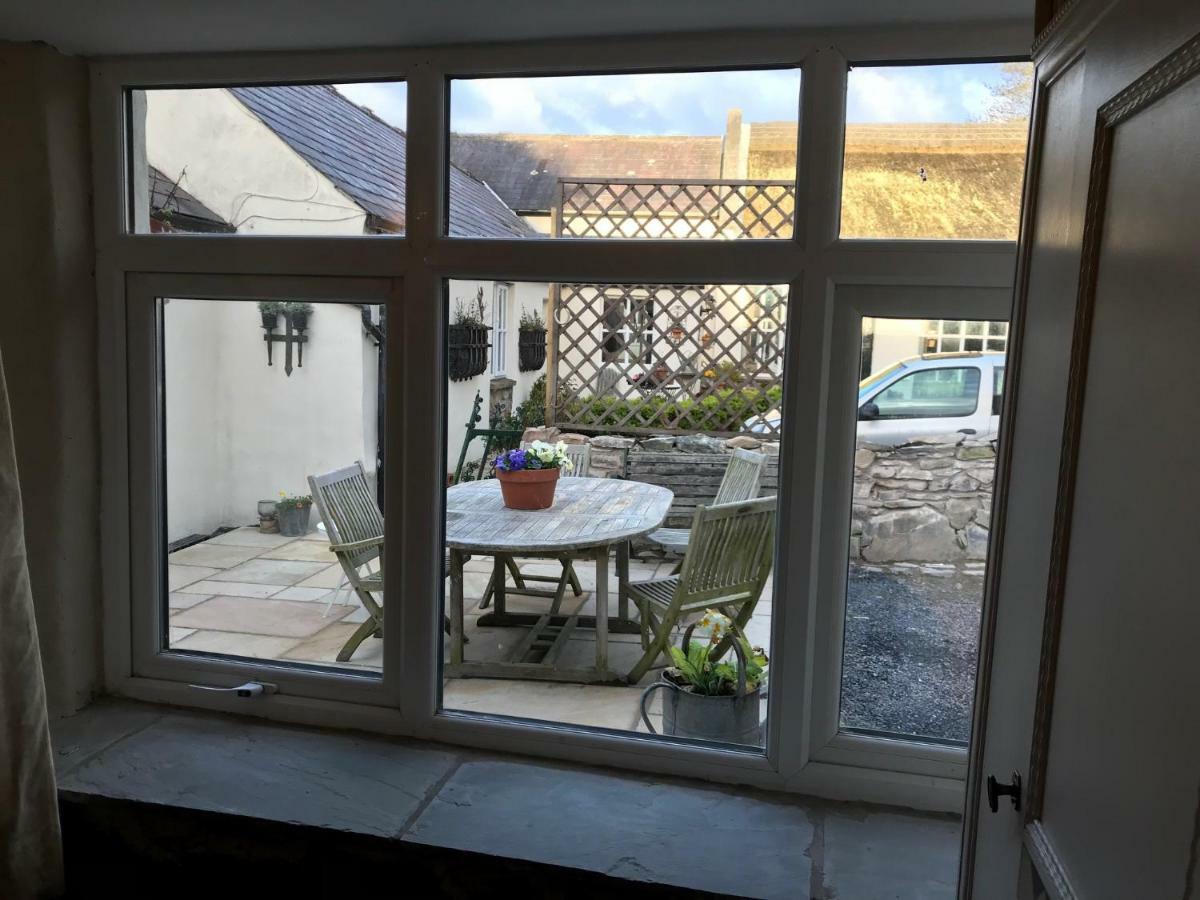 Tracey'S Farmhouse Cottage Belfast Exterior photo